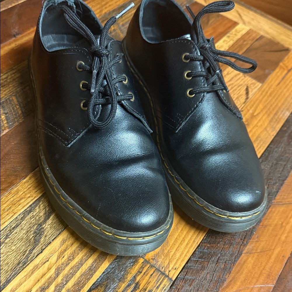 Vintage Dr. Martens Black Leather Lace-Up Oxfords